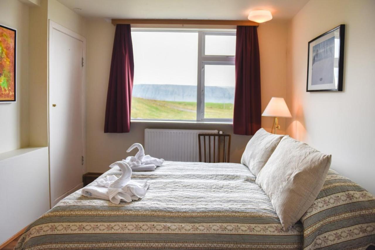 Hotel Latrabjarg Hnjotur Экстерьер фото